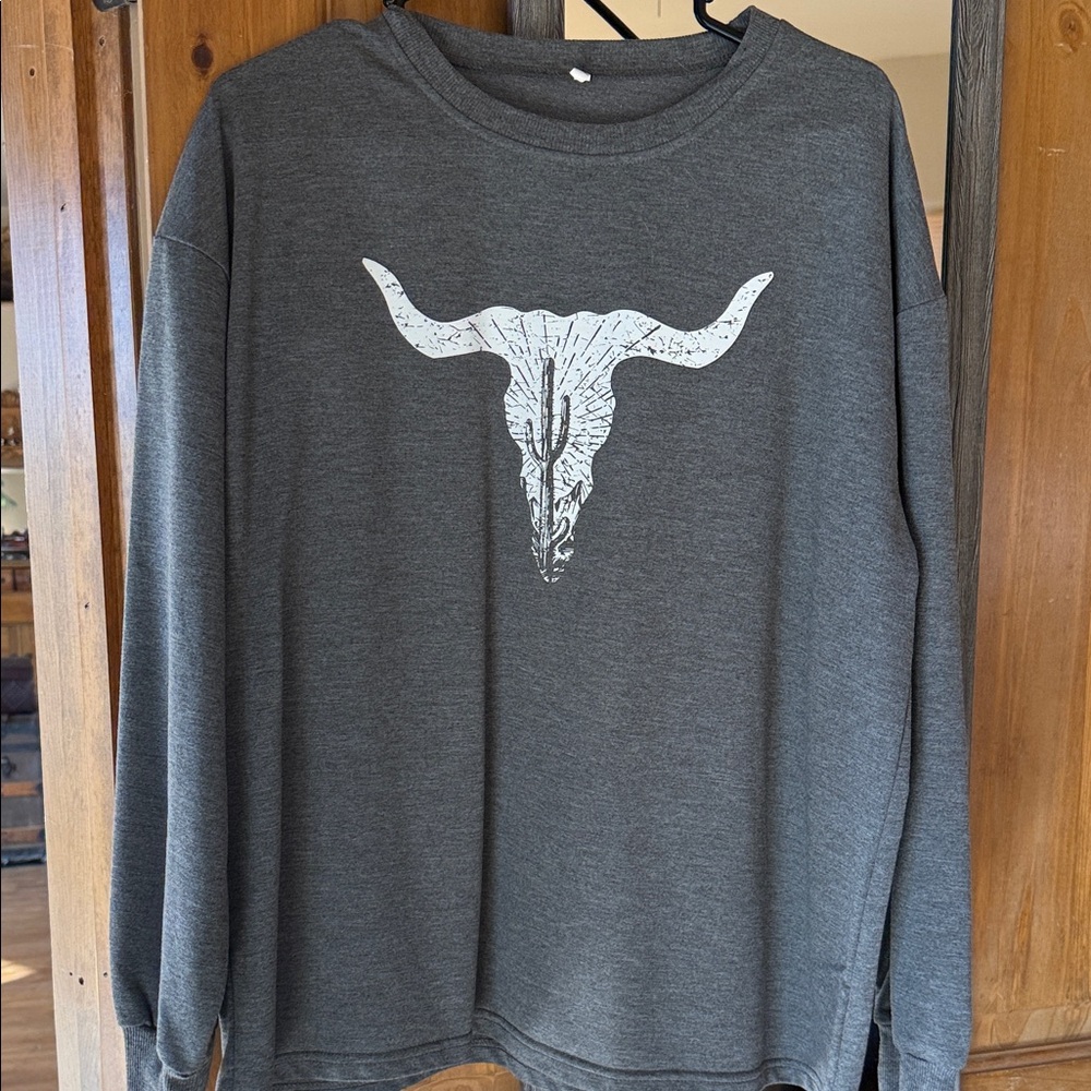 Gray Longhorn Skull Sweatshirt